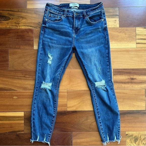 Pistola Distressed Cropped Jeans - Picture 2 of 9